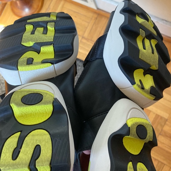 Sorel kinetic impact sandals 8 - Picture 10 of 12